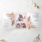 Rustieke Boho Pampas Gras Stof Roze Rozen Trouwen Drieluik Uitnodiging (Binnen)