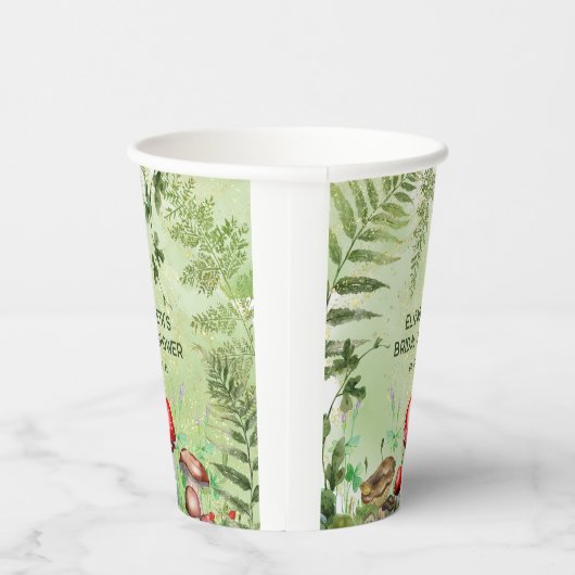 Rustieke bossen groen paddenstoelen schimmels vare papieren bekers (Rechts)