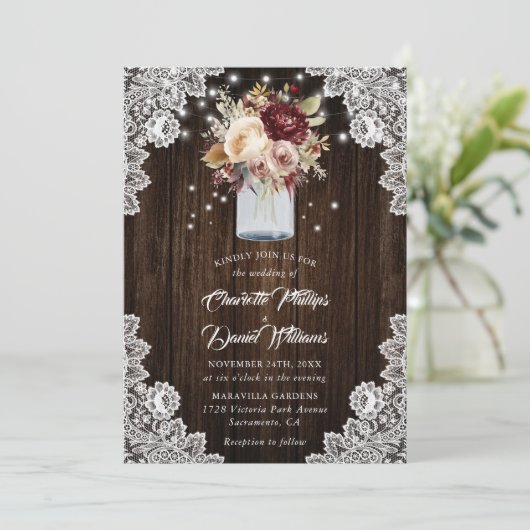 Rustieke Bourgogne Beige Bloemen Mason Jar Bruilof Kaart (Staand voorkant)