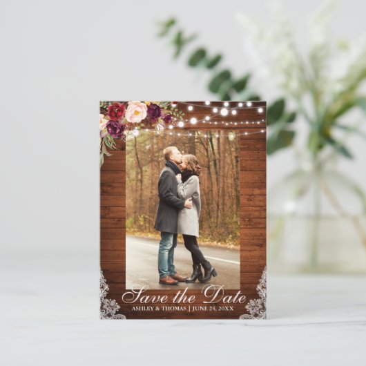 Rustieke Bourgogne Bloemen Bewaar de Datum Terug T Aankondigingskaart (Staand voorkant)