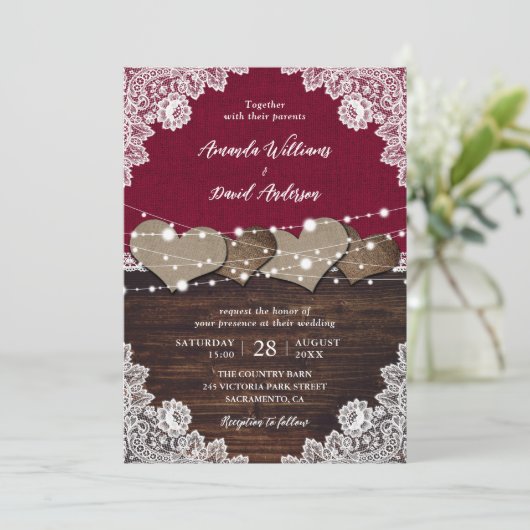 Rustieke Bourgogne Hout Burlap Kant Bruiloft Kaart (Staand voorkant)