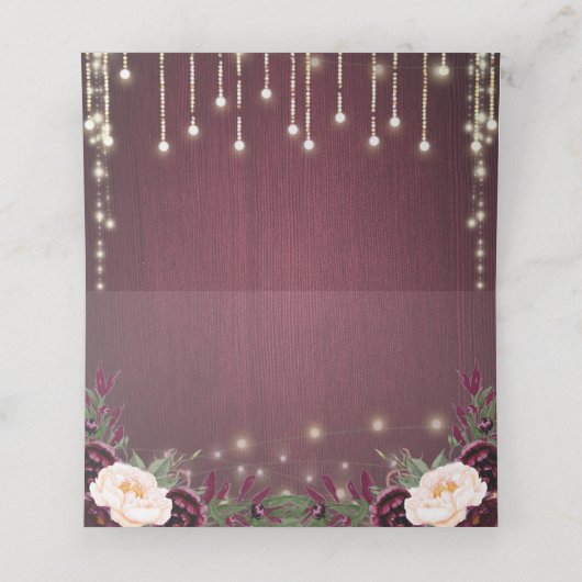 Rustieke Bourgogne Hout & String Lights Bruiloft Plaatskaartje (Binnenkant ongevouwen)