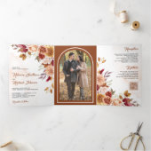 Rustieke Bourgogne Terracotta Bloemen QR Code Brui Drieluik Uitnodiging (Binnen)