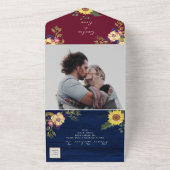 Rustieke Bourgondische marine zonnebloem bruiloft All In One Uitnodiging (Buitenkant)