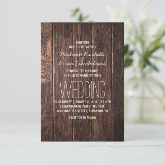 Rustieke bruine houten pallet bruiloft uitnodiging (Staand voorkant)