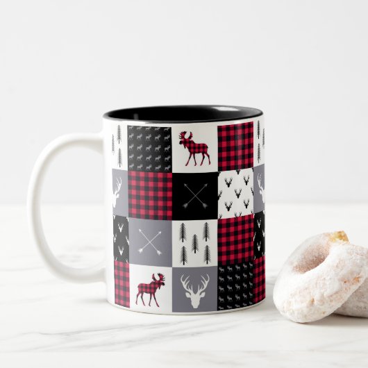 Rustieke Buffalo Plaid Patchwork Rood Wit Kerstmis Tweekleurige Koffiemok (Met donut)