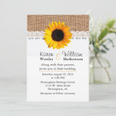 Rustieke Burlap en Zonnebloem bruiloft uitnodiging (Staand voorkant)