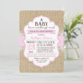 Rustieke Burlap Kant Roze Baby shower Uitnodiging (Staand voorkant)