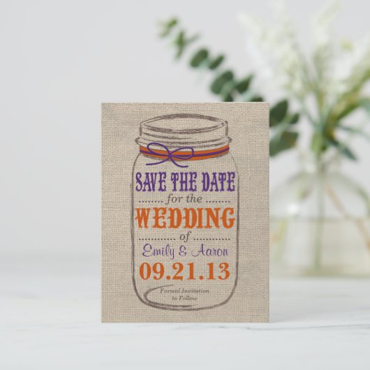 Rustieke Burlap & Mason Jar Save the Date Briefkaa Aankondigingskaart (Staand voorkant)