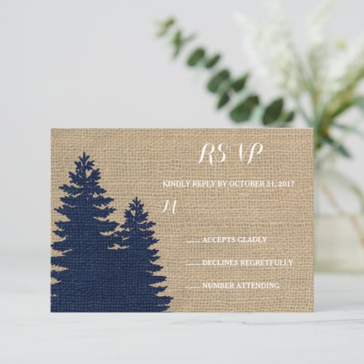 Rustieke Burlap Pine Bomen Winter Bruiloft RSVP (Staand voorkant)