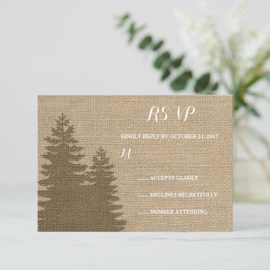 Rustieke Burlap Pine Bomen Winter Bruiloft RSVP (Staand voorkant)