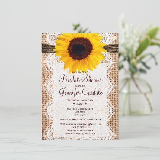 Rustieke Burlap Zonnebloem Bruidsdouche Uitnodigin Kaart (Staand voorkant)