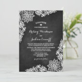 Rustieke Chalkboard Bloemen Kant Huwelijksuitnodig Kaart (Staand voorkant)