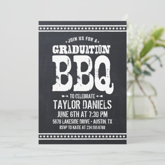 Rustieke Chalkboard Graduation Party BBQ uitnodigi Kaart (Staand voorkant)