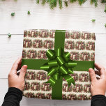 Rustieke Coquette Plaid Bow Holly Pinecone Kerstmi Cadeaupapier<br><div class="desc">Leg de kerstsfeer vast met dit unieke inpakpapier met een  doos omwikkeld met een coquette,  geplakte strik,  omgeven door hulst- en dennenappels. Creëer uw heilige,  vrolijke kerstcadeau-momenten dit seizoen.</div>