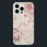 Rustieke Cottage stijl Rozen op oud hout w / naam iPhone 15 Pro Max Case<br><div class="desc">Charmante rustieke huisje stijl pastel roze rozen en licht salie gebladerte op oude verweerde houten textuur met bewerkbare tekstveld voor uw aangepaste naam of monogram.</div>