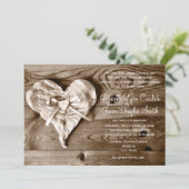Rustieke Country Barn Wood Heart Wedding Uitnodigi Kaart (Staand voorkant)