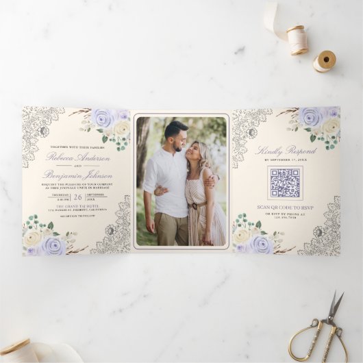 Rustieke Cream Lavendel Paarse Bloemen Kant Bruilo Drieluik Uitnodiging (Binnen)