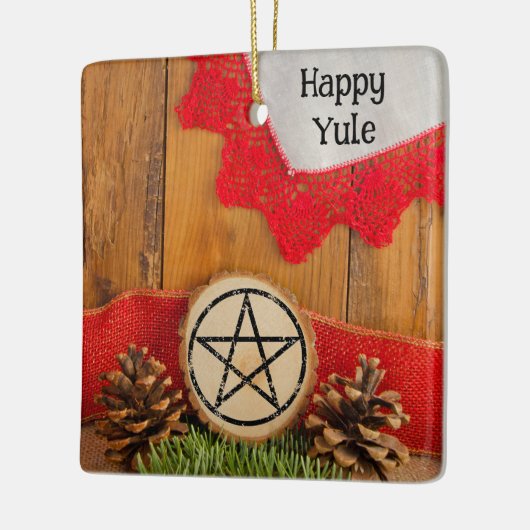 Rustieke dennenappels Happy Yule Keramisch Ornament (Links)
