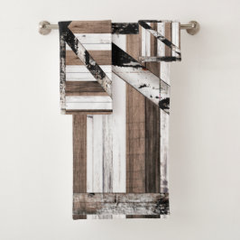Rustieke deur van verschillende houtsoorten wit en bad handdoek