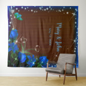 Rustieke donkere houten blauwe bloemen-huwelijksac wandkleed (In Situ (horizontaal))