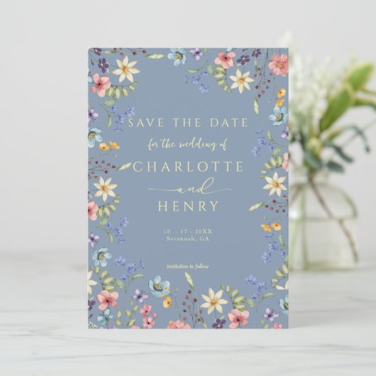 Rustieke Eenvoudige Wildflower Dusty Blue Wedding Save The Date (Staand voorkant)