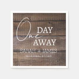 Rustieke eiken schuur op een dag weg repetitie din servet