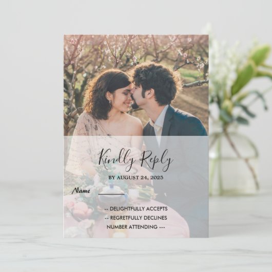 Rustieke elegante monogram foto land bruiloft RSVP Kaart (Staand voorkant)