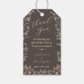 Rustieke Elegante Wildflowers Mocha Script Wedding Cadeaulabel (Voorkant)