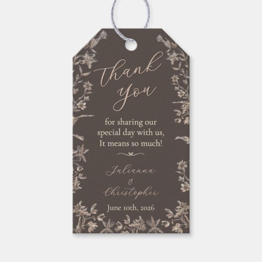 Rustieke Elegante Wildflowers Mocha Script Wedding Cadeaulabel (Voorkant)