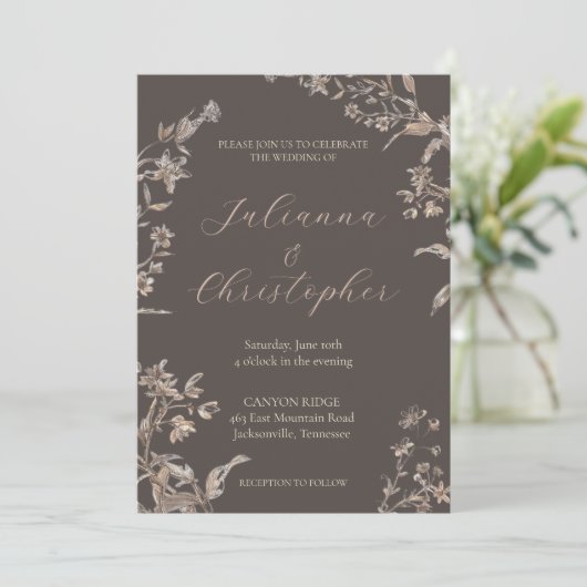 Rustieke Elegante Wildflowers Mocha Script Wedding Kaart (Staand voorkant)