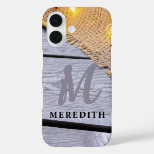 Rustieke Elegantie Schuur Hout Burlap Naam en Mono iPhone 16 Hoesje