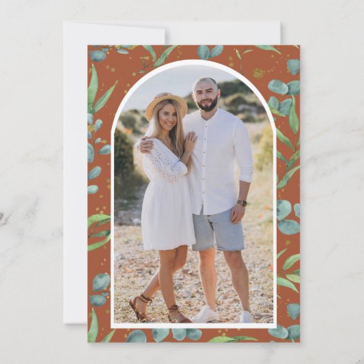 Rustieke Eucalyptus foto Terracotta bruiloft Save The Date (Achterkant)