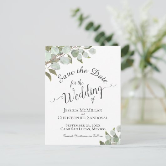 Rustieke Eucalyptus & Groen Bruiloft Save the Date Aankondigingskaart (Staand voorkant)