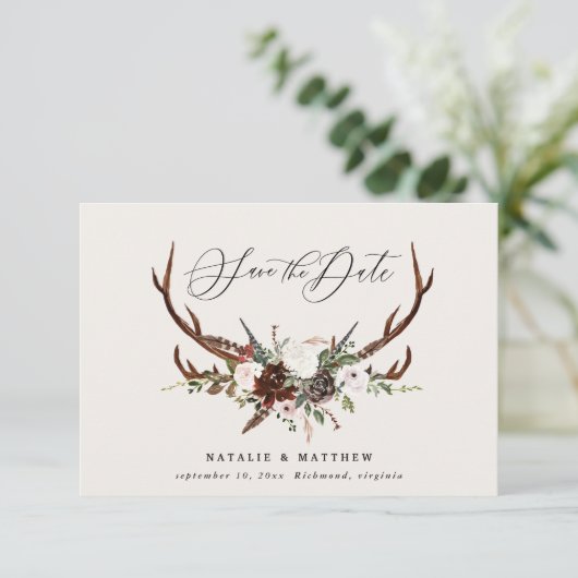 Rustieke gebladerte bloem- en hertengewei script c save the date (Staand voorkant)