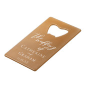 Rustieke gouden bruiloft gepersonaliseerd creditkaart flessenopener (Voorkant Gekanteld)