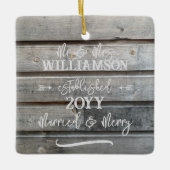 Rustieke grijze schuur eerste getrouwde kerstfoto keramisch ornament (Voorkant)