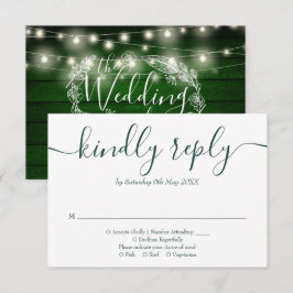 Rustieke groene houten slingerlichtjes met bloemen RSVP kaartje