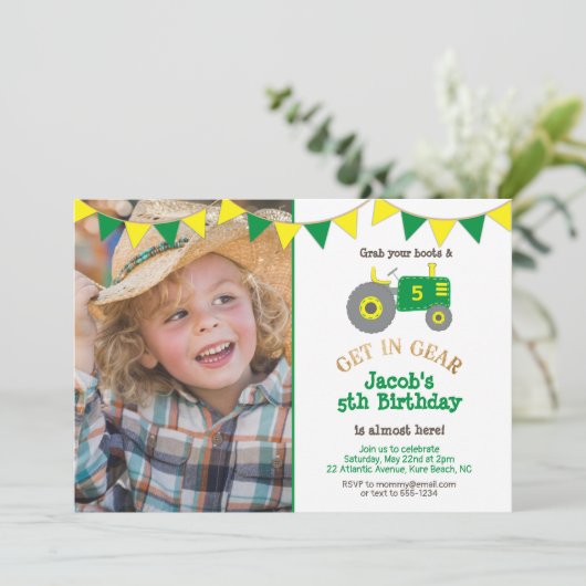 Rustieke Groene Tractor Foto Verjaardagsfeest Kaart (Staand voorkant)