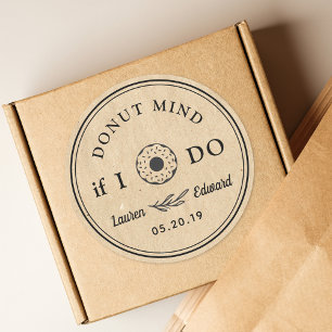 Rustieke hand getrokken donut geest als ik bruilof ronde sticker