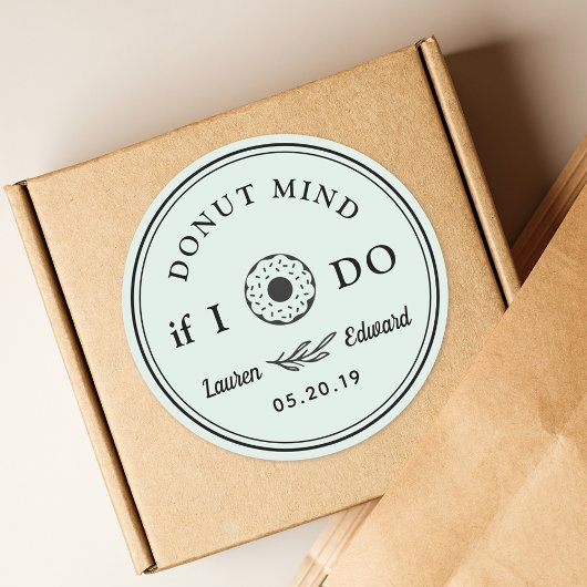 Rustieke hand getrokken donut geest als ik bruilof ronde sticker