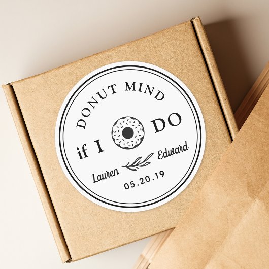 Rustieke hand getrokken donut geest als ik bruilof ronde sticker