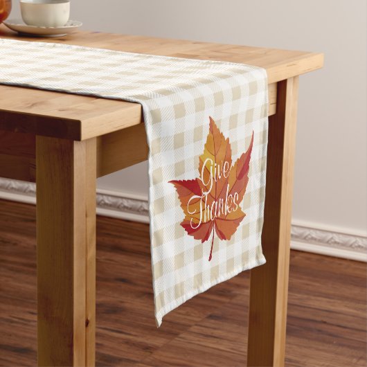 Rustieke Herfst Oranje Leaf & White Plaid Geef Bed Korte Tafelloper (Voorbeeld)