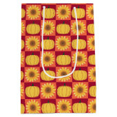 Rustieke herfst pompoenen en zonnebloemen medium cadeauzakje (Achterkant)