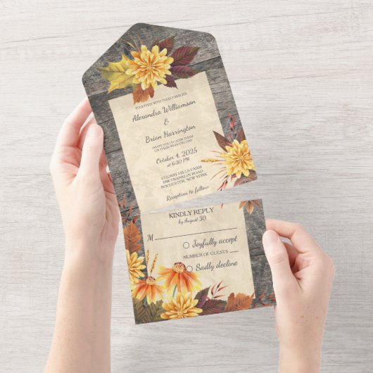 Rustieke herfstbloemen op hout all in one uitnodiging (Afscheurbaar)