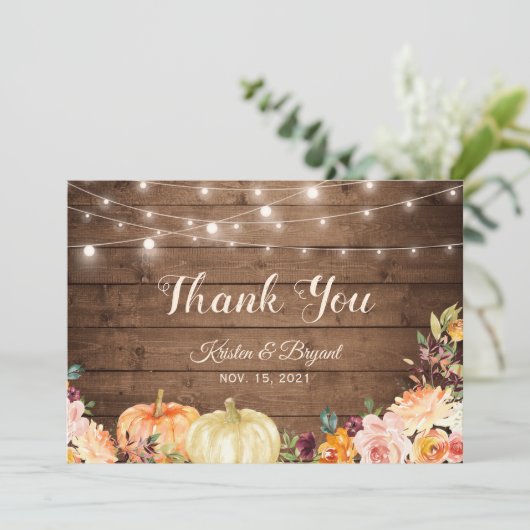 Rustieke herfstpompoenen bloemenslingerlichtjes bedankkaart (Staand voorkant)