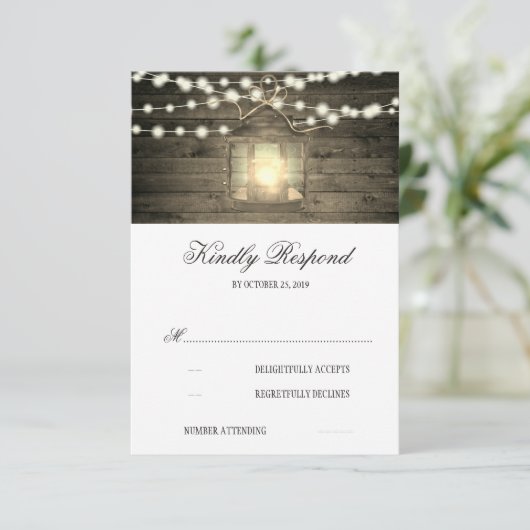 Rustieke hout bloemenlantaarn verlichting bruiloft RSVP kaartje (Staand voorkant)