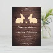 Rustieke hout romantische konijnen bruiloft uitnod kaart (Staand voorkant)