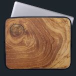 Rustieke houten bruine teak hout houtnerf textuur laptop sleeve<br><div class="desc">Een close-up originele foto van een rustieke houten bruin teakhout, houtnerftextuur, Natuur boomringen laptop mouwen. Alle tekst- en ontwerpelementen zijn verplaatsbaar en bewerkbaar. U kunt eenvoudig meer tekst / info / details en / of foto's toevoegen aan dit product. U kunt de basisachtergrond ook wijzigen in elke gewenste kleur. Ontworpen/origineel...</div>