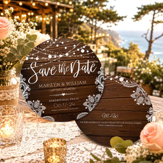 Rustieke houten en slingerlichtjes bruiloft met ka save the date